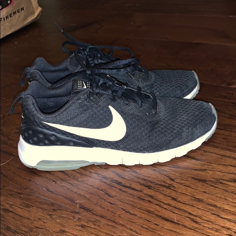 nike air tennis shoes